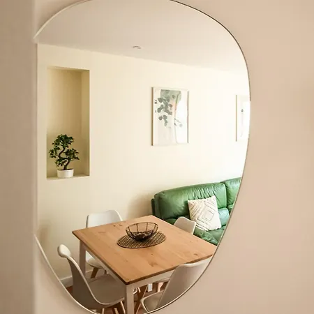Chaleureux Appartement, Centre 아파트 나르본