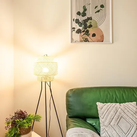 Chaleureux Appartement, Centre 아파트 나르본