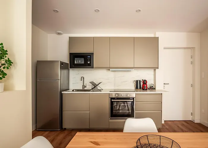 Chaleureux Appartement, Centre Ναρμπόν