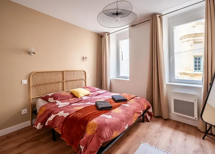 Chaleureux Appartement, Centre Ναρμπόν
